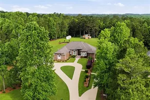 304 Deer Creek Dr, Forsyth, GA 31029 - Photo 2