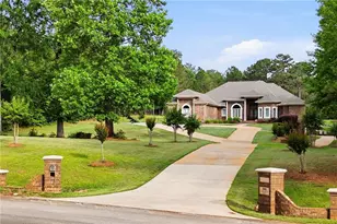 304 Deer Creek Dr, Forsyth, GA 31029 - Photo 2