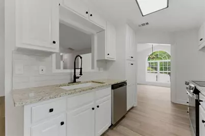 515 Ashland Manor Drive, Lawrenceville, GA 30045 - Photo 8