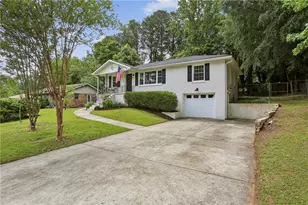 156 Diane Dr SE, Smyrna, GA 30082 - Photo 2