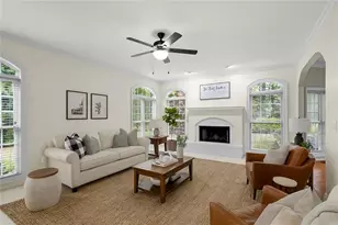 160 Torrey Pines Ct, Newnan, GA 30265 - Photo 4