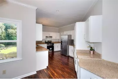 10590 Stonepoint Place, Johns Creek, GA 30097 - Photo 14
