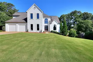 10590 Stonepoint Pl, Johns Creek, GA 30097 - Photo 4