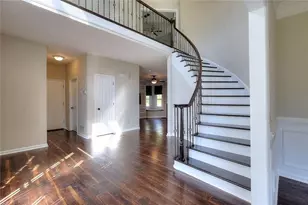10590 Stonepoint Pl, Johns Creek, GA 30097 - Photo 4