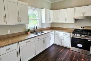 10590 Stonepoint Pl, Johns Creek, GA 30097 - Photo 6