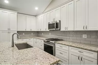 2708 Hawk Drive NE, Marietta, GA 30066 - Photo 4