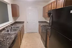 7104 Fairington Ridge Cir, Lithonia, GA 30038 - Photo 6