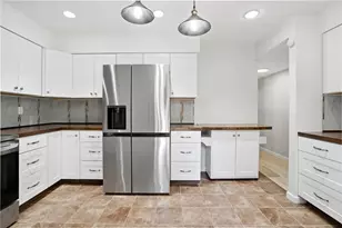 327 Lewis Cir, Commerce, GA 30529 - Photo 8