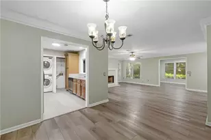 601 Abingdon Way, Atlanta, GA 30328 - Photo 8