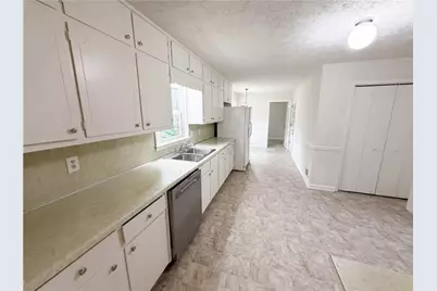 4402 N Shore Lane, Norcross, GA 30093 - Photo 8