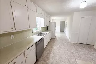 4402 N Shore Ln, Norcross, GA 30093 - Photo 8