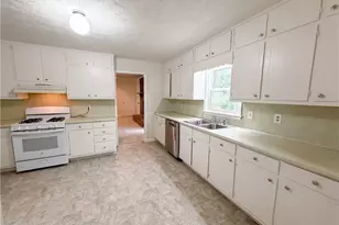 4402 N Shore Ln, Norcross, GA 30093 - Photo 6