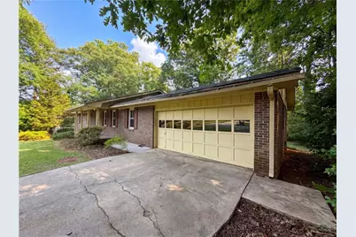 4402 N Shore Lane, Norcross, GA 30093 - Photo 2