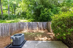 2883 Dresden Square Dr, Atlanta, GA 30341 - Photo 34