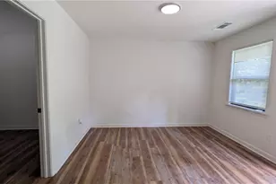 3283 Pebble Dr, Atlanta, GA 30344 - Photo 14