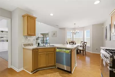 702 River Hill Dr, Lawrenceville, GA 30046 - Photo 14