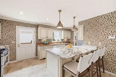 570 Rock Springs Road NE, Atlanta, GA 30324 - Photo 14