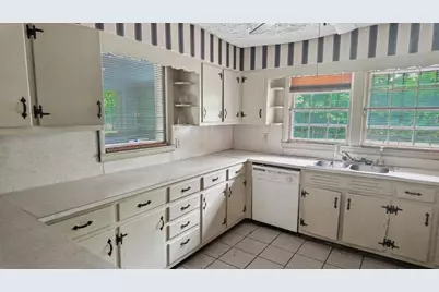 945 S Hairston Road, Stone Mountain, GA 30088 - Photo 16