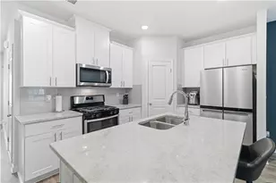5321 Glade Park Dr, Lilburn, GA 30047 - Photo 10