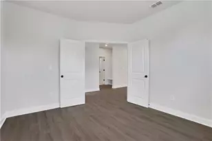 643 Dugout Dr, Lawrenceville, GA 30043 - Photo 8