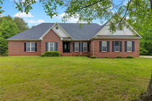 143 Pace Rd, Toccoa, GA 30577 - Photo 1
