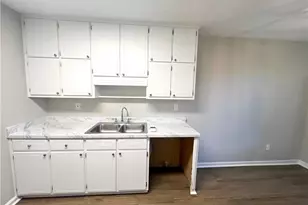 5843 Summerglen Ln, Atlanta, GA 30349 - Photo 4