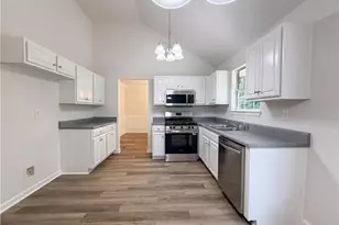 525 Michael Cir, Monroe, GA 30655 - Photo 2