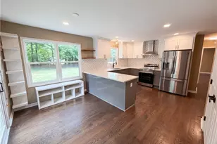 1772 Huntingford Dr, Marietta, GA 30068 - Photo 2