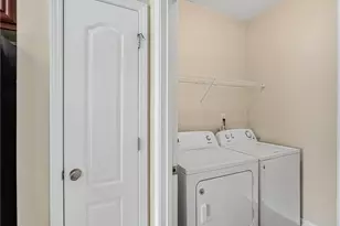 7590 Summer Berry Ln, Lithonia, GA 30038 - Photo 14