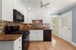 1020 Forest Park Ln, Suwanee, GA 30024 - Photo 12