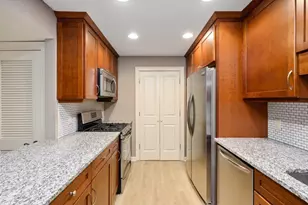 558 Emory Oaks Way, Decatur, GA 30033 - Photo 6