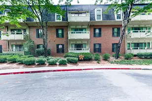 25104 Plantation Dr NE, Atlanta, GA 30324 - Photo 2