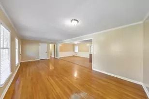 3072 Vandiver Dr, Marietta, GA 30066 - Photo 6