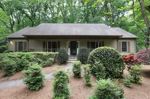 2737 Hearthstone Cir, Marietta, GA 30062 - Photo 2