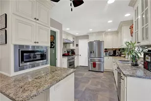 382 Charleston Ln, Lawrenceville, GA 30046 - Photo 2