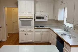 220 Cross Creek Dr, Lilburn, GA 30047 - Photo 4