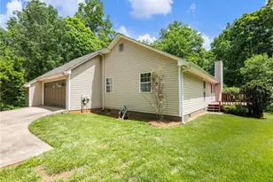 376 Thornwood Cir, Mount Airy, GA 30563 - Photo 44