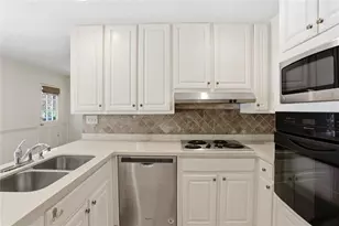 7265 Thornhill Ln NE, Atlanta, GA 30328 - Photo 14