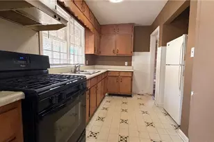 528 Lake Dr, Atlanta, GA 30354 - Photo 8