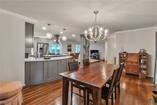 4374 Peachtree Dunwoody Rd NE, Atlanta, GA 30342 - Photo 10