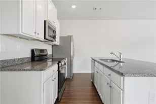 157 Village Green Dr, Adairsville, GA 30103 - Photo 6