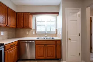 5097 Village Green Way, Alpharetta, GA 30009 - Photo 10