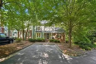 301 River Glen Dr, Roswell, GA 30075 - Photo 2