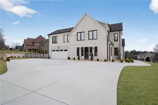 2445 Sunflower Dr, Hoschton, GA 30548 - Photo 4