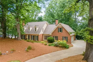 335 Cameron Ridge Dr, Atlanta, GA 30328 - Photo 2