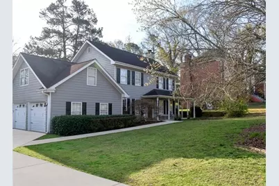 2074 Rockdale Circle, Snellville, GA 30078 - Photo 2