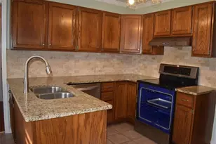 2074 Rockdale Cir, Snellville, GA 30078 - Photo 4