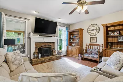 12 Laurel Way NE, White, GA 30184 - Photo 2