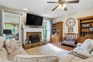 12 Laurel Way NE, White, GA 30184 - Photo 2