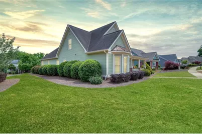125 Hawthorn Way, Hoschton, GA 30548 - Photo 2